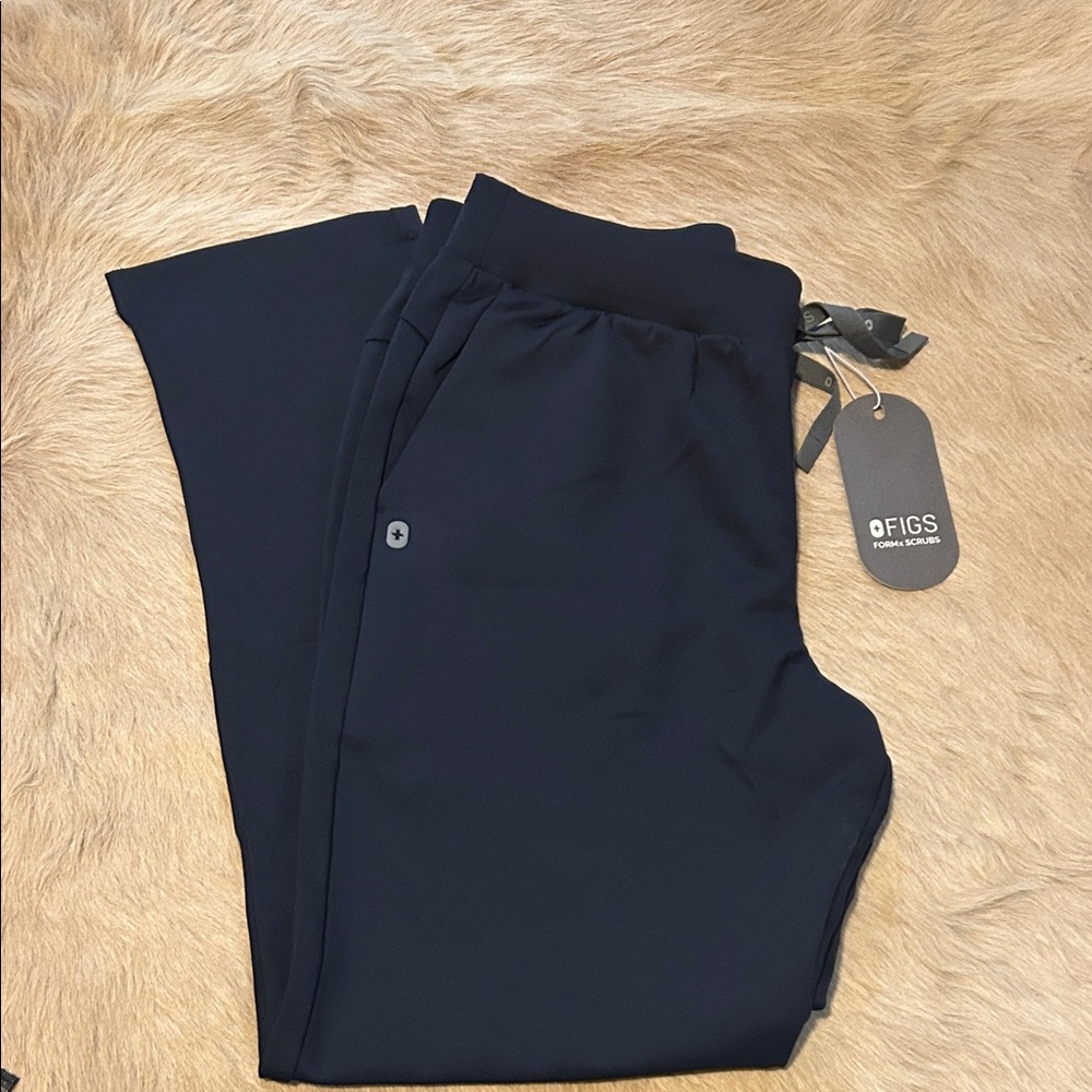 Figs Women’s Navy Tena FORMx Slim Tapered Scrub Pant